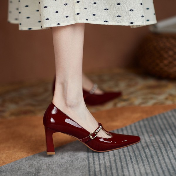 Women Fashion Sexy Patent Leather Buckle With Pointed Toe Pumps