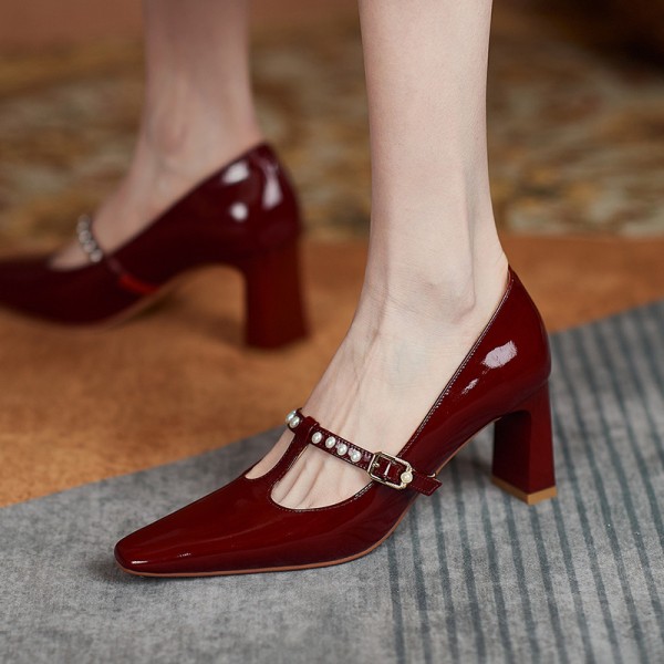 Women Fashion Sexy Patent Leather Buckle With Pointed Toe Pumps